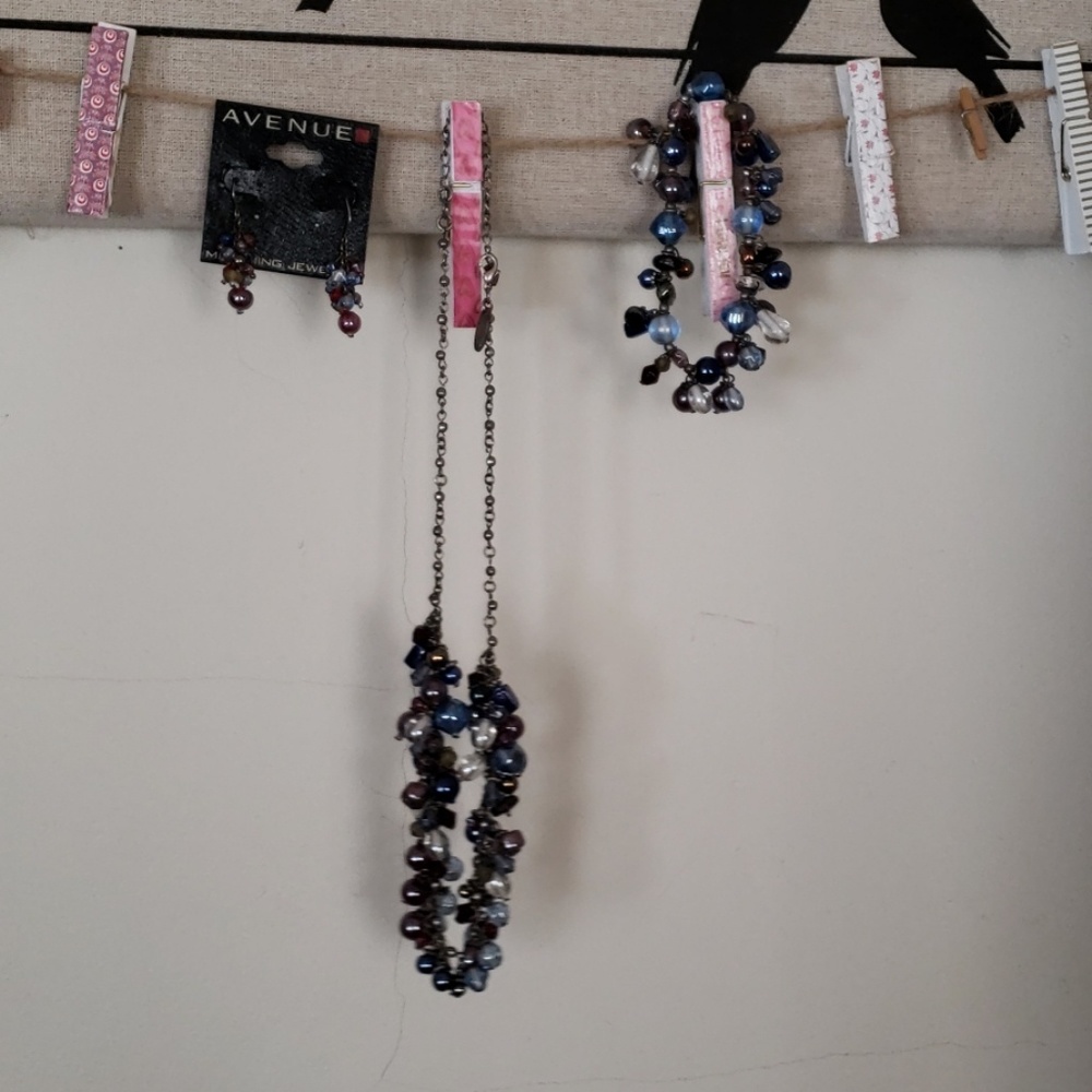 Necklace bracelet and earrings set